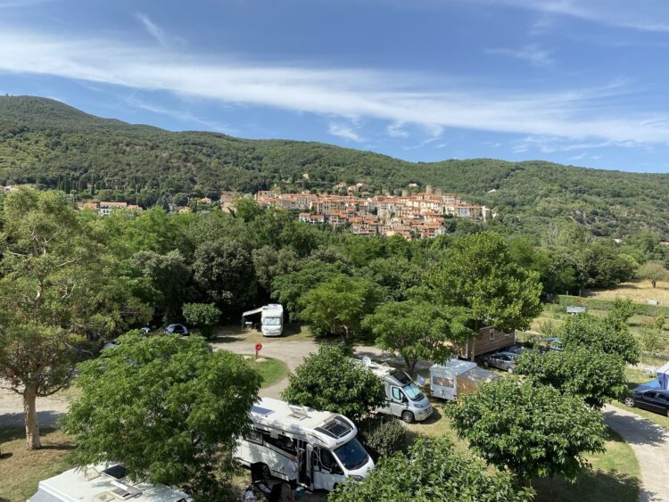 Aire de camping car camping amelia