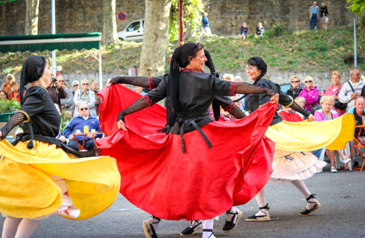SPECTACLE DES DANSEURS CATALANS
