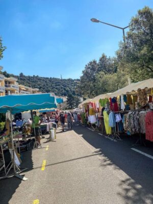MARCHÉ HEBDOMADAIRE