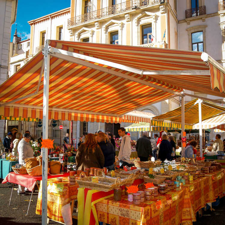MARCHÉ HEBDOMADAIRE